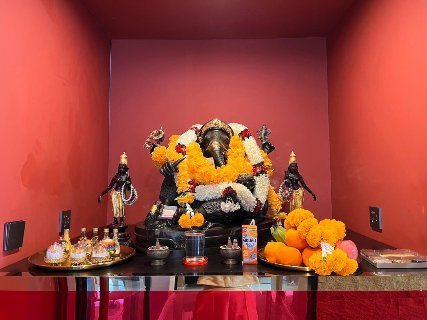Berich Hotel Tak Bagian luar foto