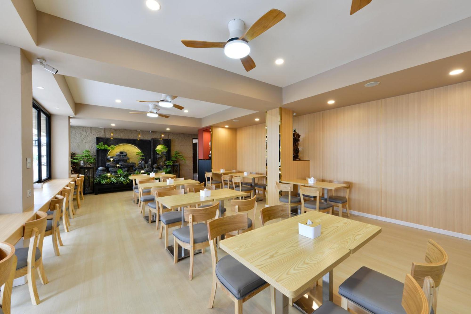 Berich Hotel Tak Bagian luar foto