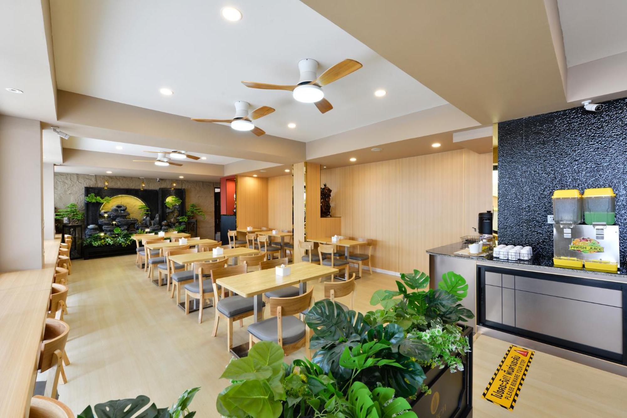 Berich Hotel Tak Bagian luar foto